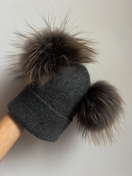 Knitted cashmere hat 2 pompom (dark grey)