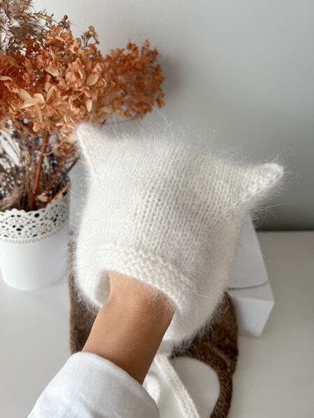 White Kitty hat (angora) 